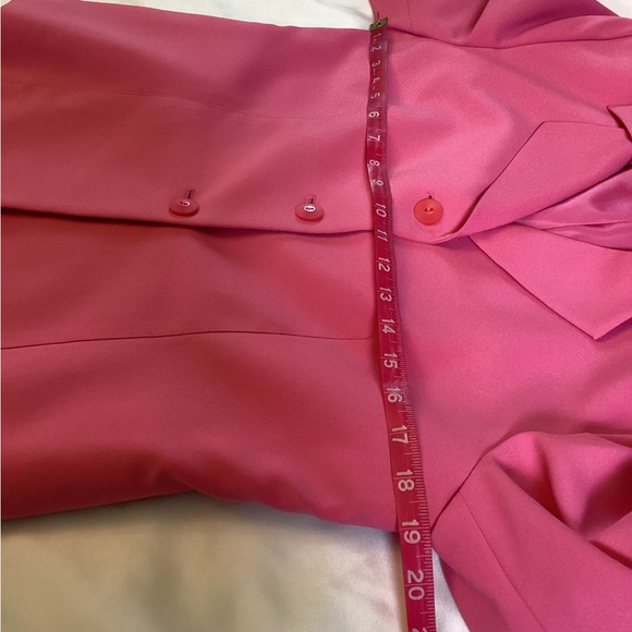 Kasper Pretty Pink 2 Piece Suit Size 8P - Picture 10 of 16